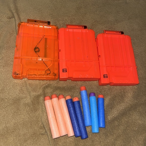 3‎ x NERF 6-Round Capacity AMMO CLIP Mag N-Strike Elite Magazine And A Few Darts - Picture 1 of 16